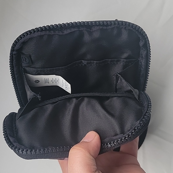 Lululemon easy access cross or belt bag. - Picture 3 of 4